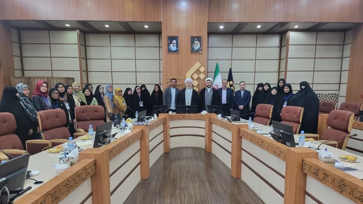 Iran, Mashhad, dan Keteguhan yang Tak Banyak Bicara