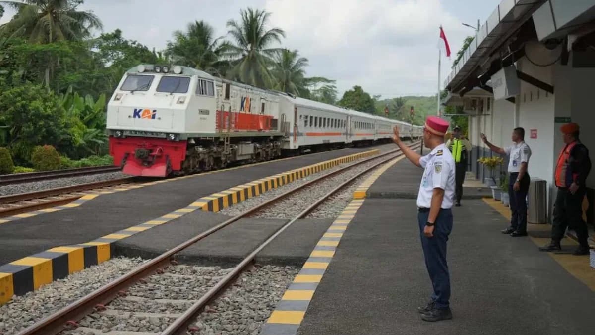 KAI Daop 2 Bandung Catat Ketepatan Waktu KA Berangkat 99,80% di Lebaran 2026