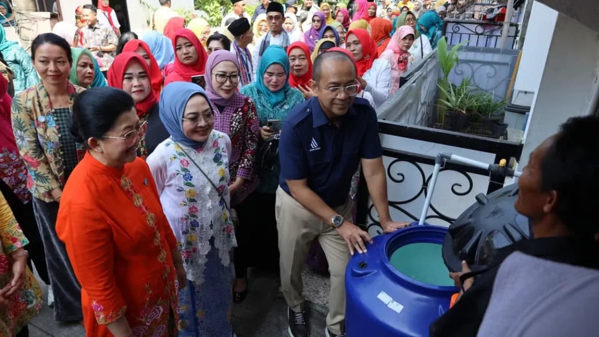 Sambut Hari Kartini, PAM JAYA dan TP PKK Bagi Toren Air Gratis kepada Para Ibu Pejuang Keluarga