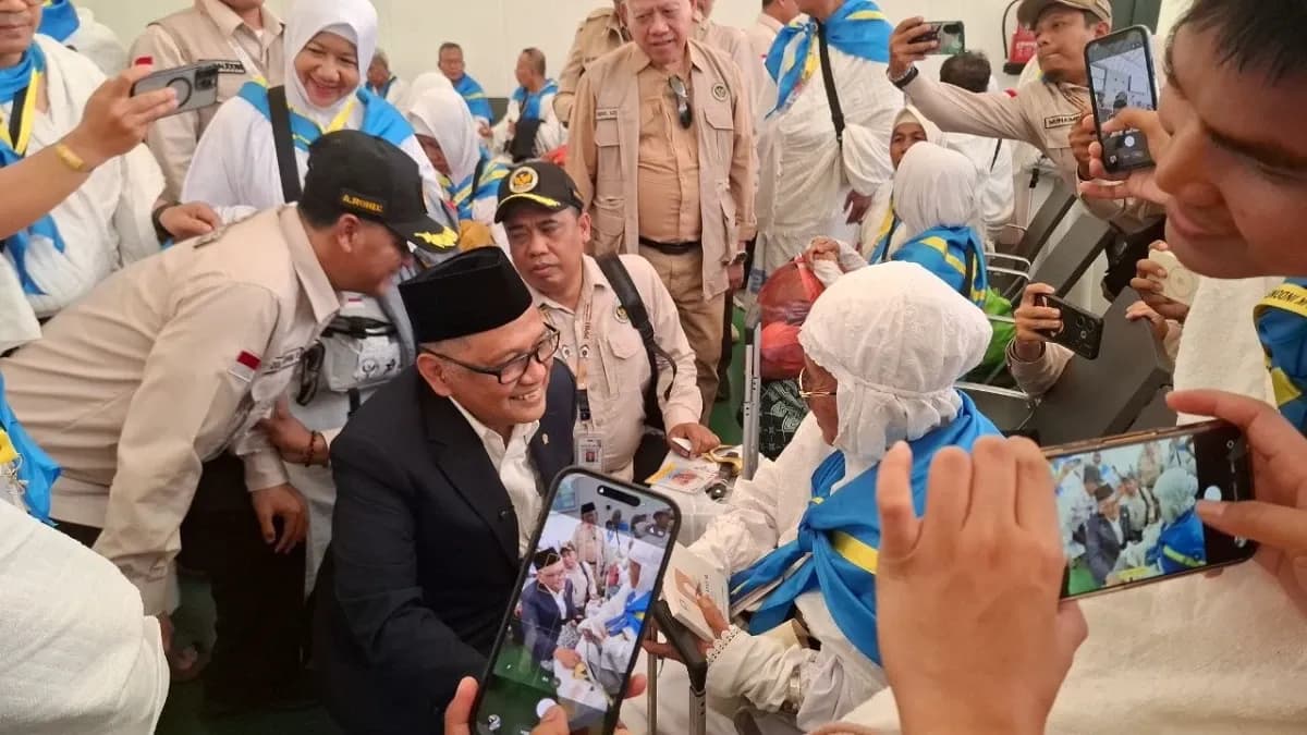 Menhaj Pimpin Kedatangan Amirulhaj Gelombang Kedua di Arab Saudi