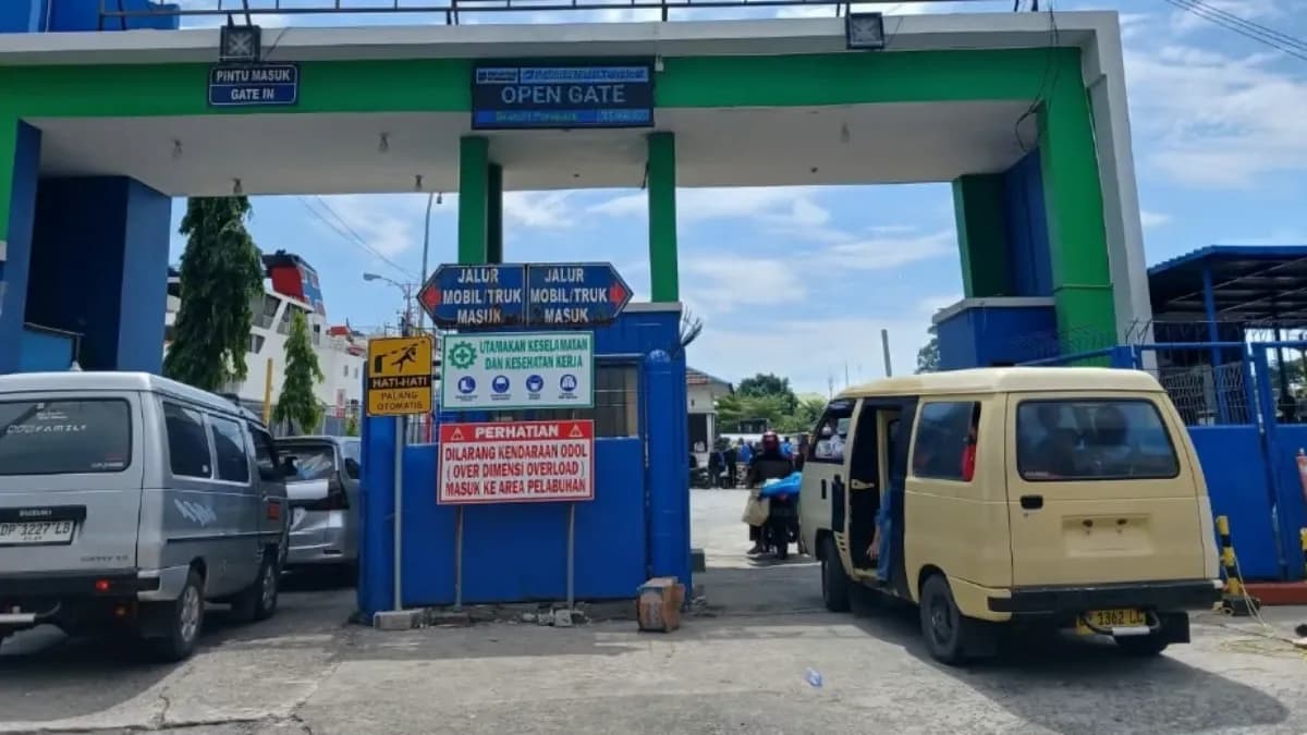 Sistem Pembayaran Nontunai di Pintu Masuk Pelabuhan Parepare Dapat Respons Positif