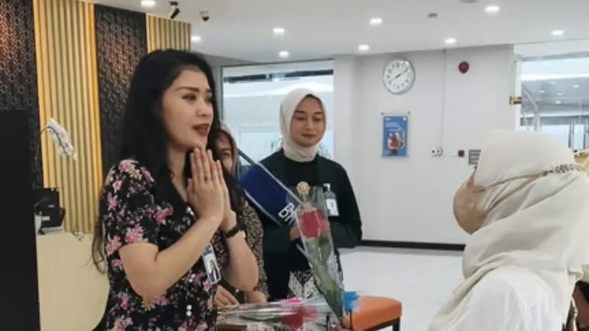 Semarak Hari Pelanggan Nasional, Pemimpin Cabang BRI BO Cut Mutiah Sambut Nasabah dengan Hangat