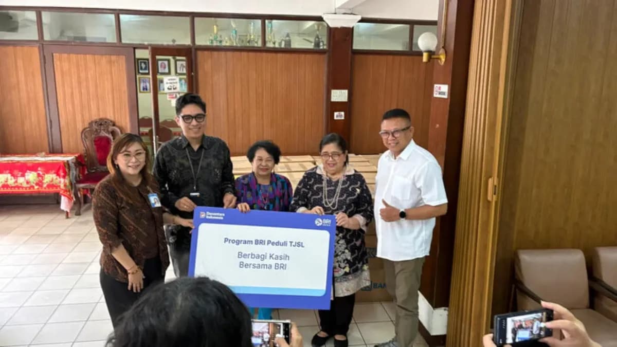 BRI Region 6 Salurkan 300 Paket Sembako Melalui Program CSR untuk Jemaat GPIB EKLESIA