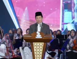Malam Bakti Santri, Menag Sampaikan Terima Kasih atas Perhatian Presiden ke Pesantren