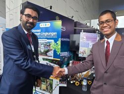 Curi Perhatian, Mahasiswa UIN Jakarta Pamerkan Robot Pengumpul Sampah Berbasis AI di AICIS+ 2025